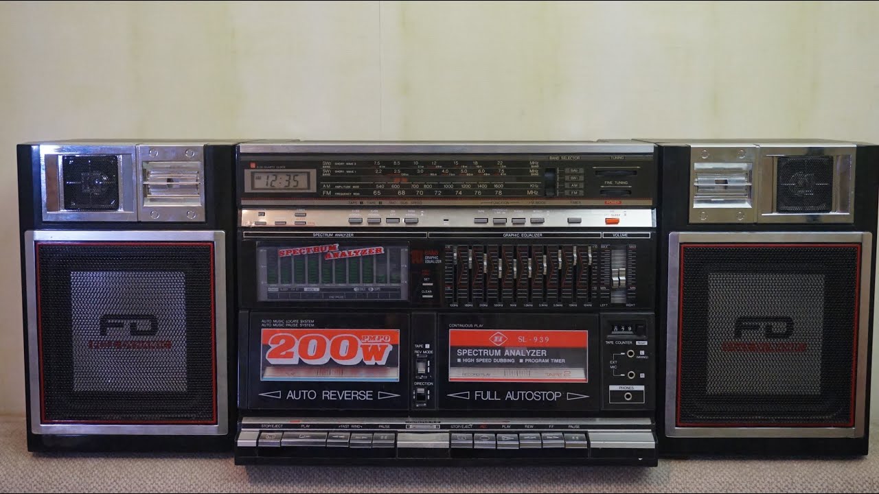 Как бы Шарп SL-939. Тот самый случай, когда худшие ожидания не оправдались.