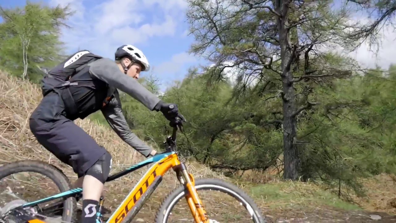 SCOTT Aspect 750 light blue/red 2019: Bike Review