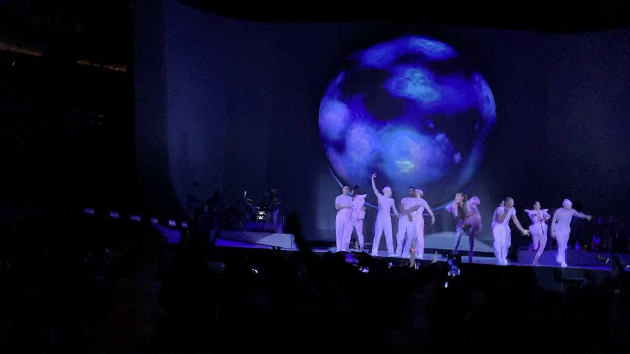 sweetener - Ariana Grande Sweetener World Tour Las Vegas 5/11/19