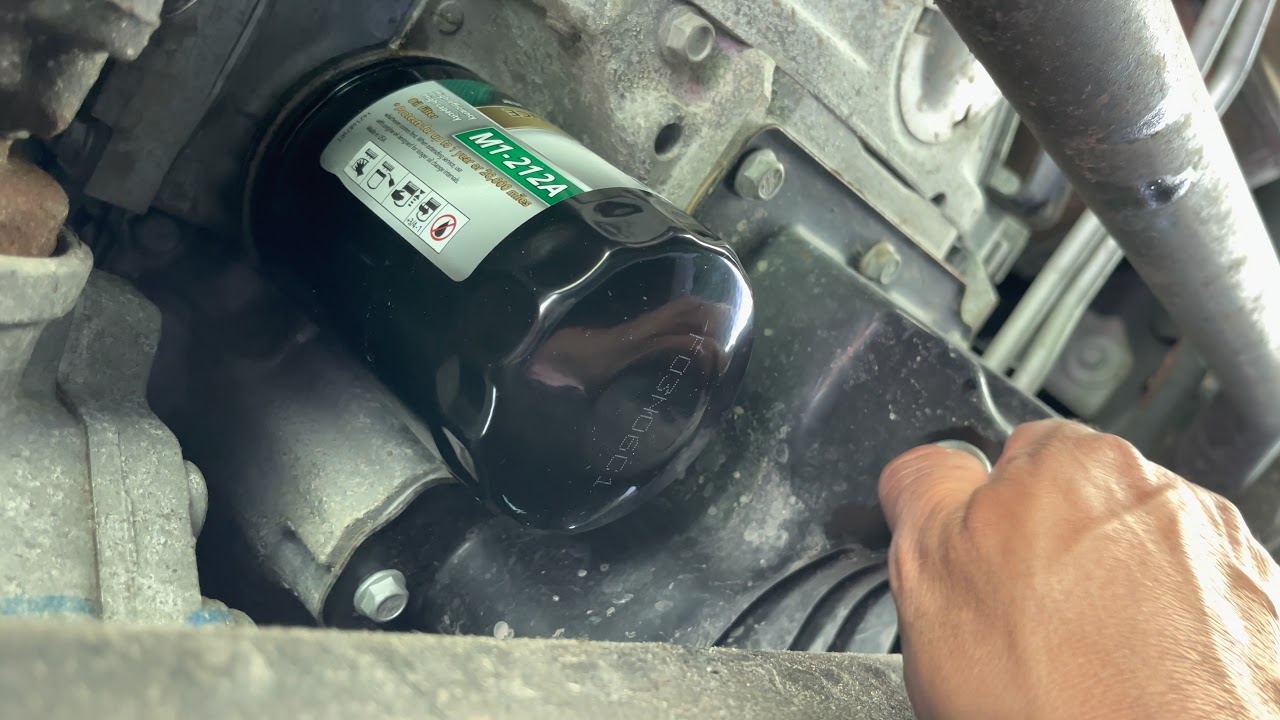 2016 Chevrolet truck, cambio de aceite-oil change.