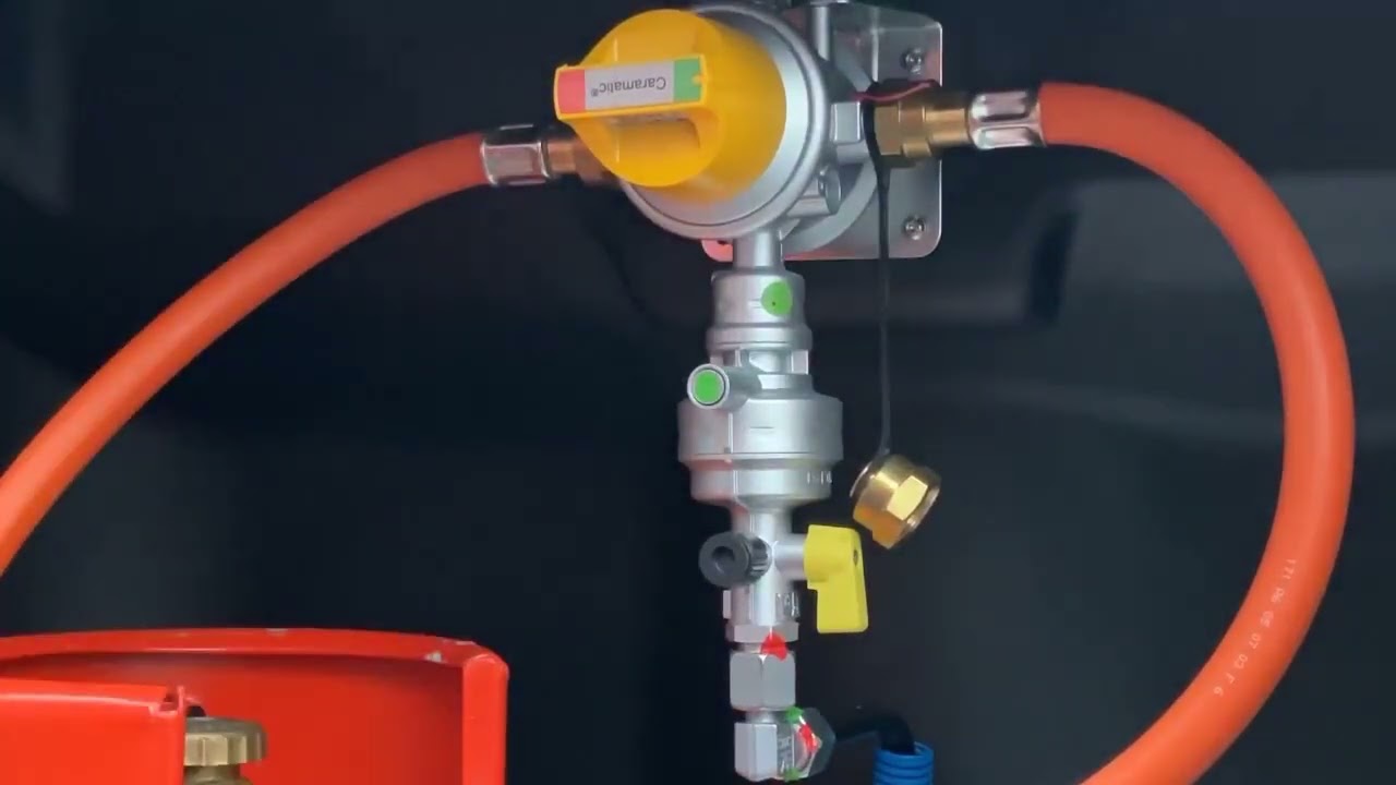 Газовая система (2 баллона), а также переключающие и аварийные клапаны.