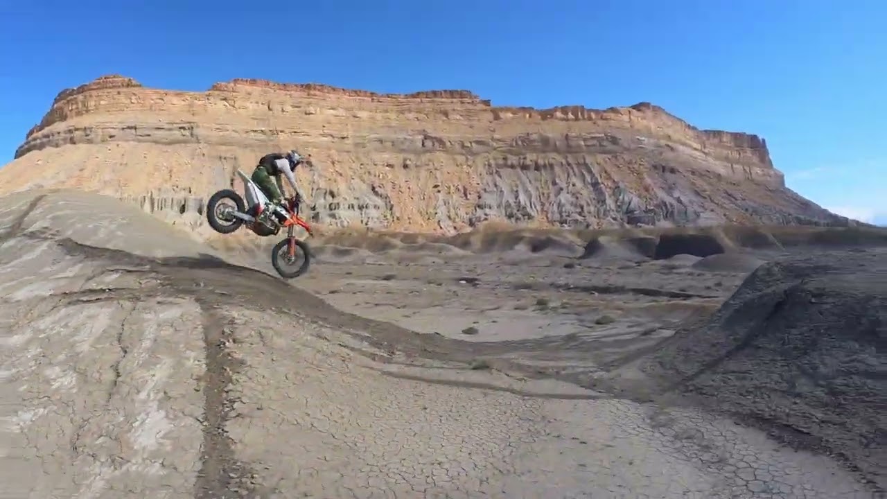 Dirt Biking the trails and washes at Blue Castle near Green River Utah