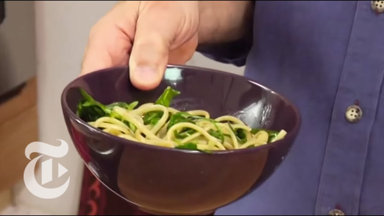 Pasta With Anchovies and Arugula | The New York Times