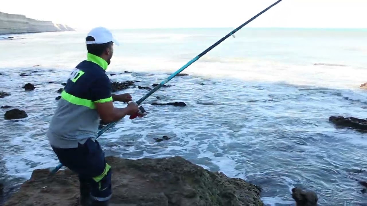 Surfcasting متعة الصيد بالقصبة، نواحي بوجدور بطريقة