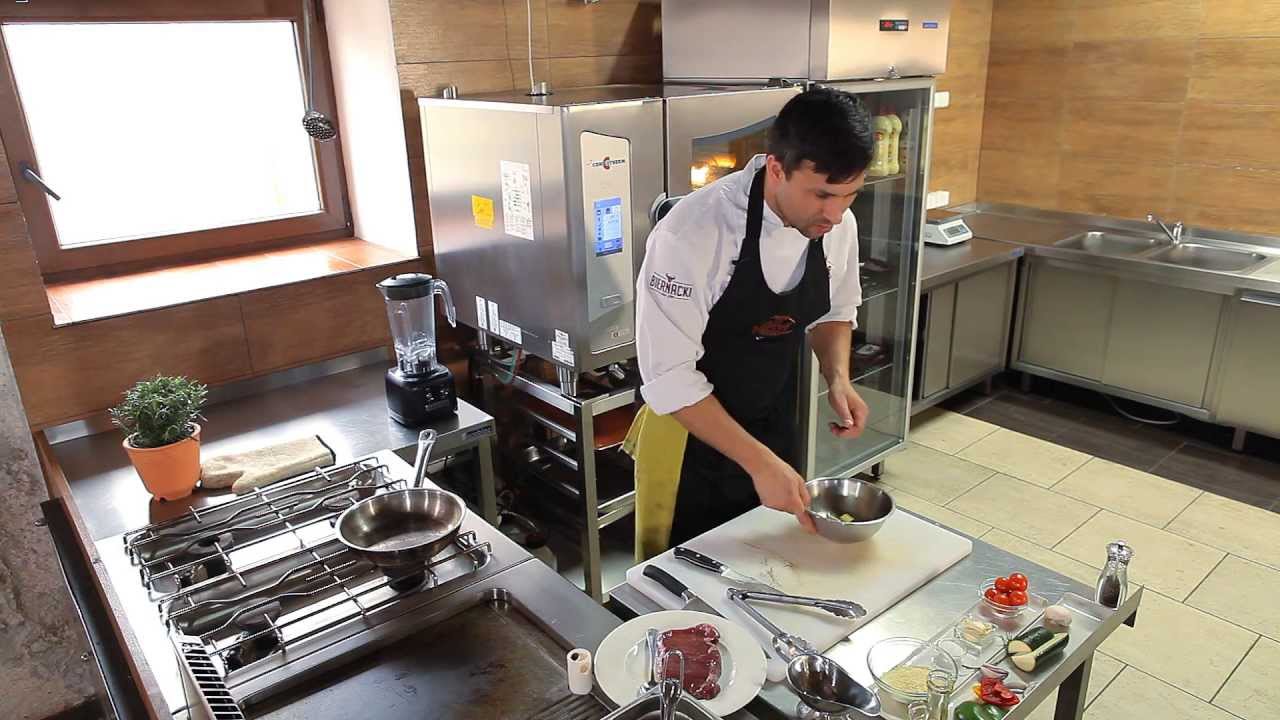 Zdrowa Kuchnia Beef Master - Stek z rostbefu z szaszłykiem z warzyw i pesto ze świeżych ziół