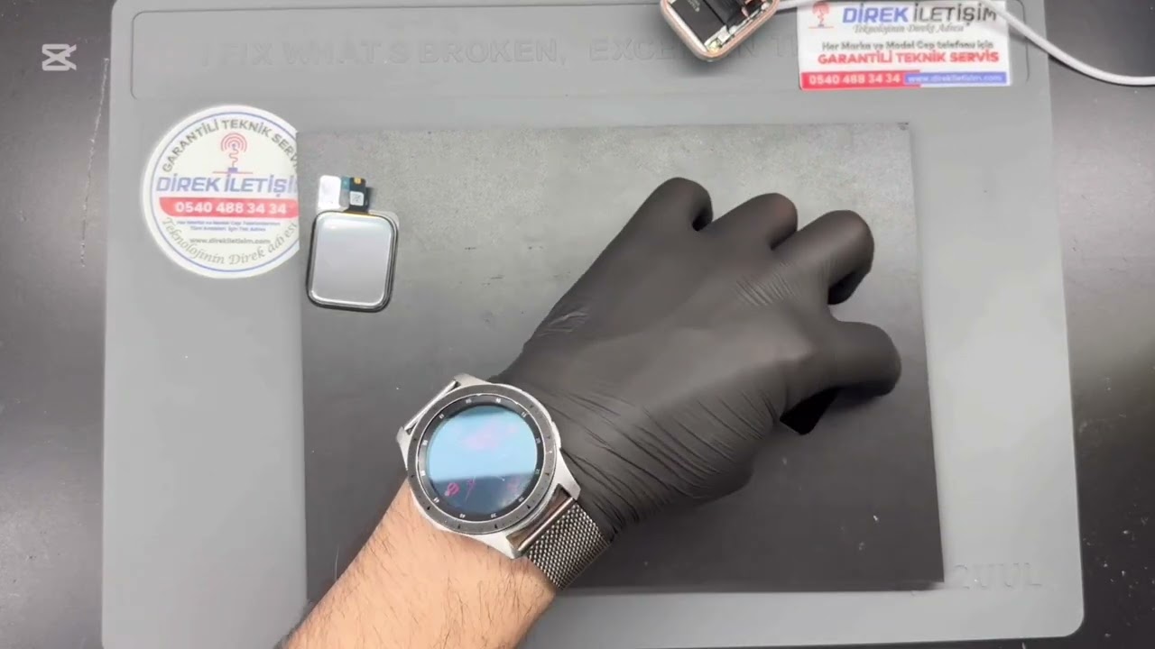 Apple Watch S5 44MM Ekran Camı Değişimi DİREK İLETİŞİM