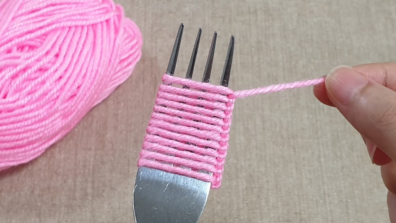 Super Easy Woolen Flower Craft Ideas with Fork - Hand Embroidery Amazing Trick - Wool Design