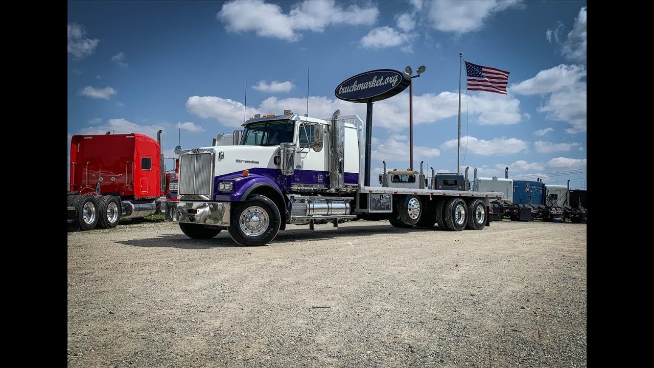 2015 Western Star 4900 Flatbed Sleeper Truck