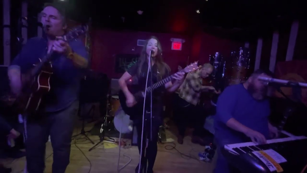 Cassie Berman, Peyton Pinkerton, & Hallelujah the Hills - 