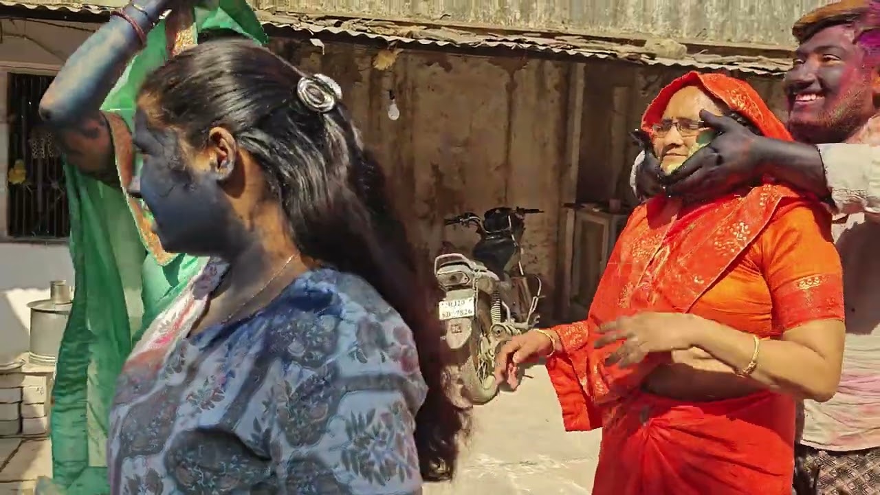 Bhabi ki First Holi Full colourfull | #tanujjain #tanujjainvlogs #trend #vlog #dailyvlog #holi #fun 