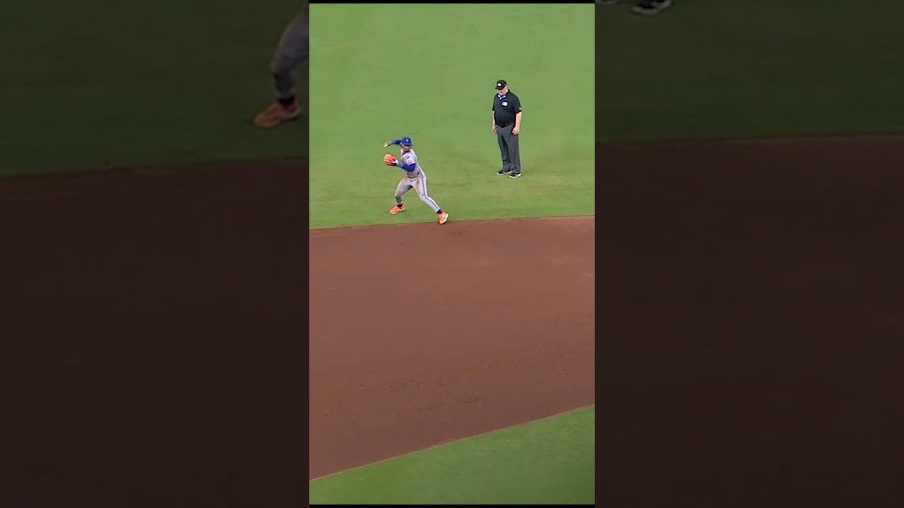 Francisco Lindor makes a SPECTACULAR diving play! 🤩