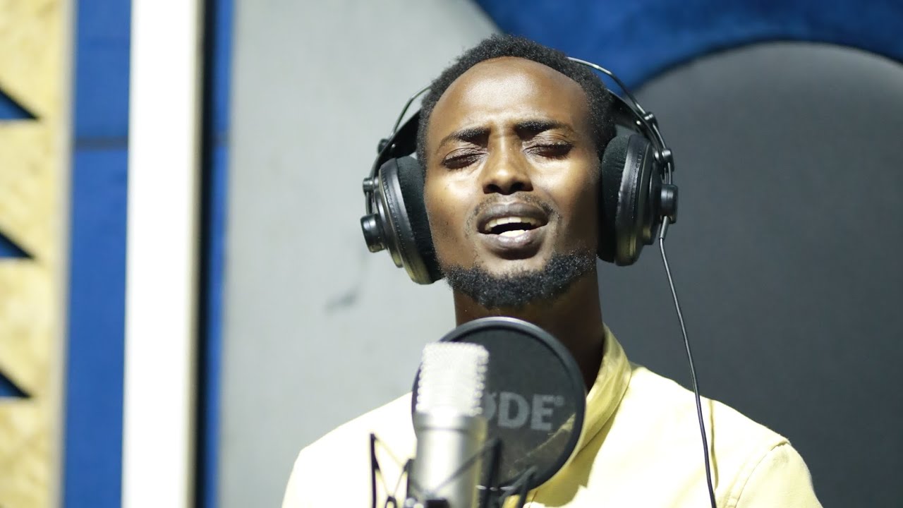 🎤🎹ABUMVA NDIRIMBA by ELISHADAI CHOIR BUGINGO BWANGE BY HELLING WORSHIP