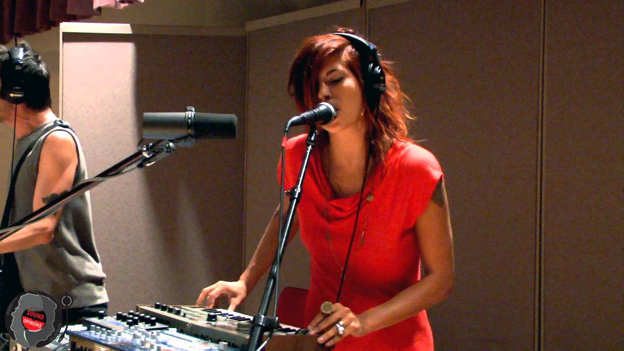 Handsome Furs - Bury Me Standing