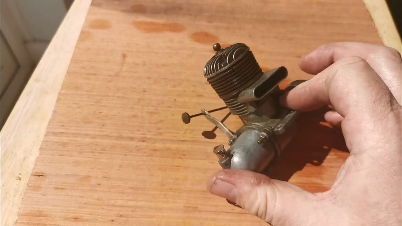 Vintage glow 1950 Frog 500