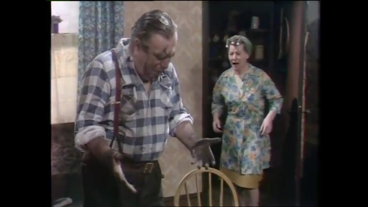 Stan and Hilda Ogden get covered in soot, March 1977