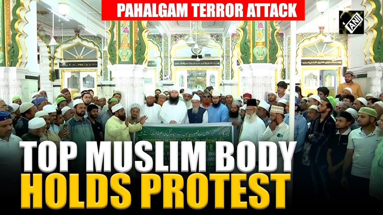 Members of All India Sunni Jamiatul Ulama protest against Pahalgam Terror Attack in Mumbai