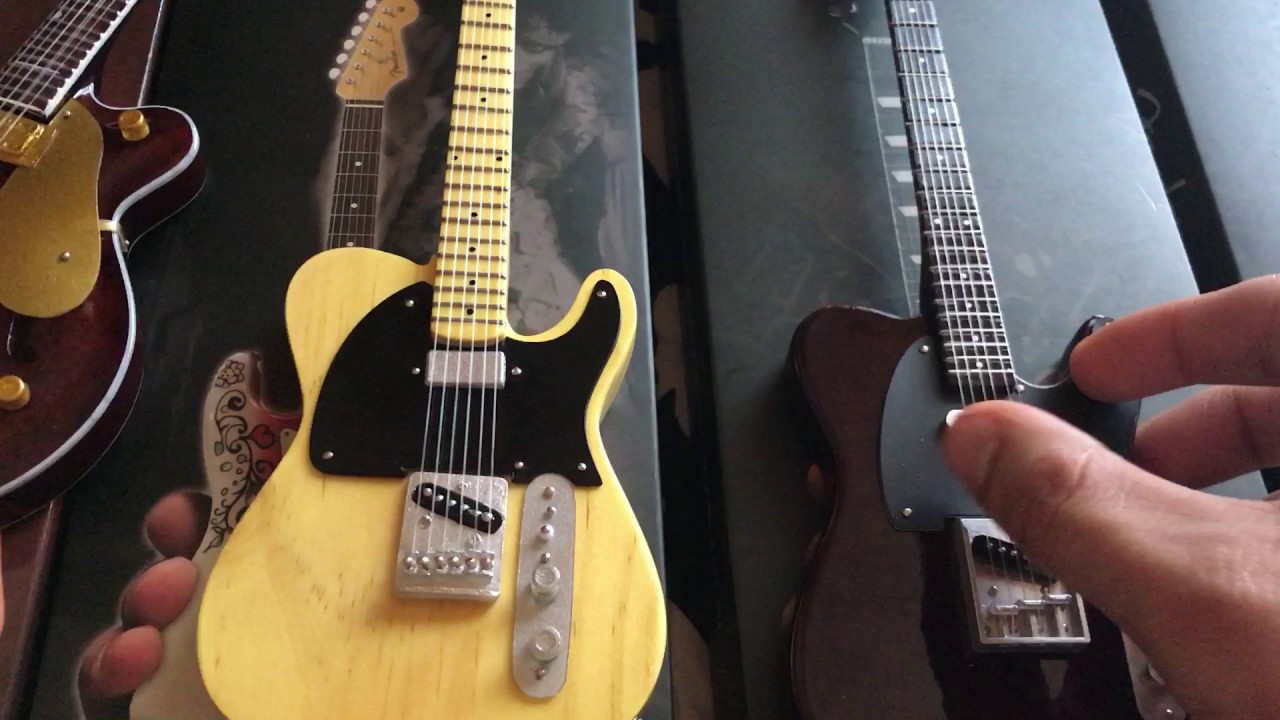 Mini guitars, are they playable?! (Axe Heaven)