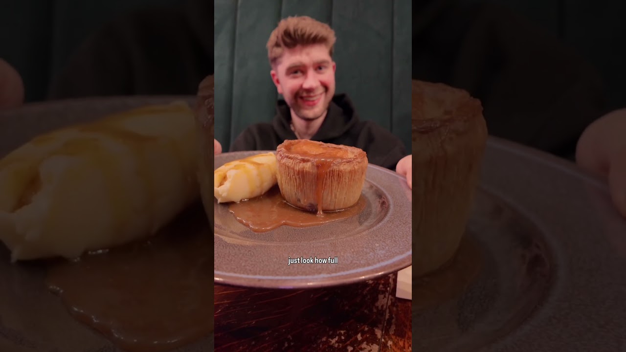 Are these the best pies in Norfolk? 👀 #foodreview #norwich #food #norfolk #pieandmash #foodblogger