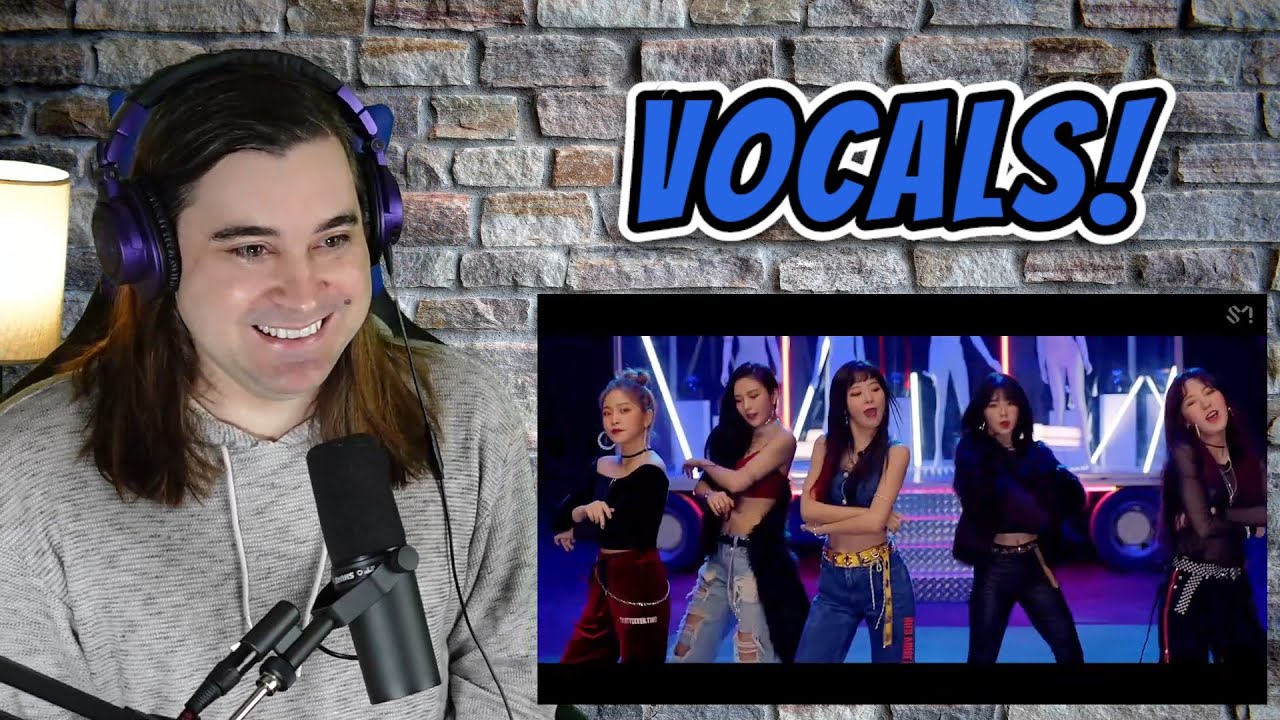 Reacting to Red Velvet 