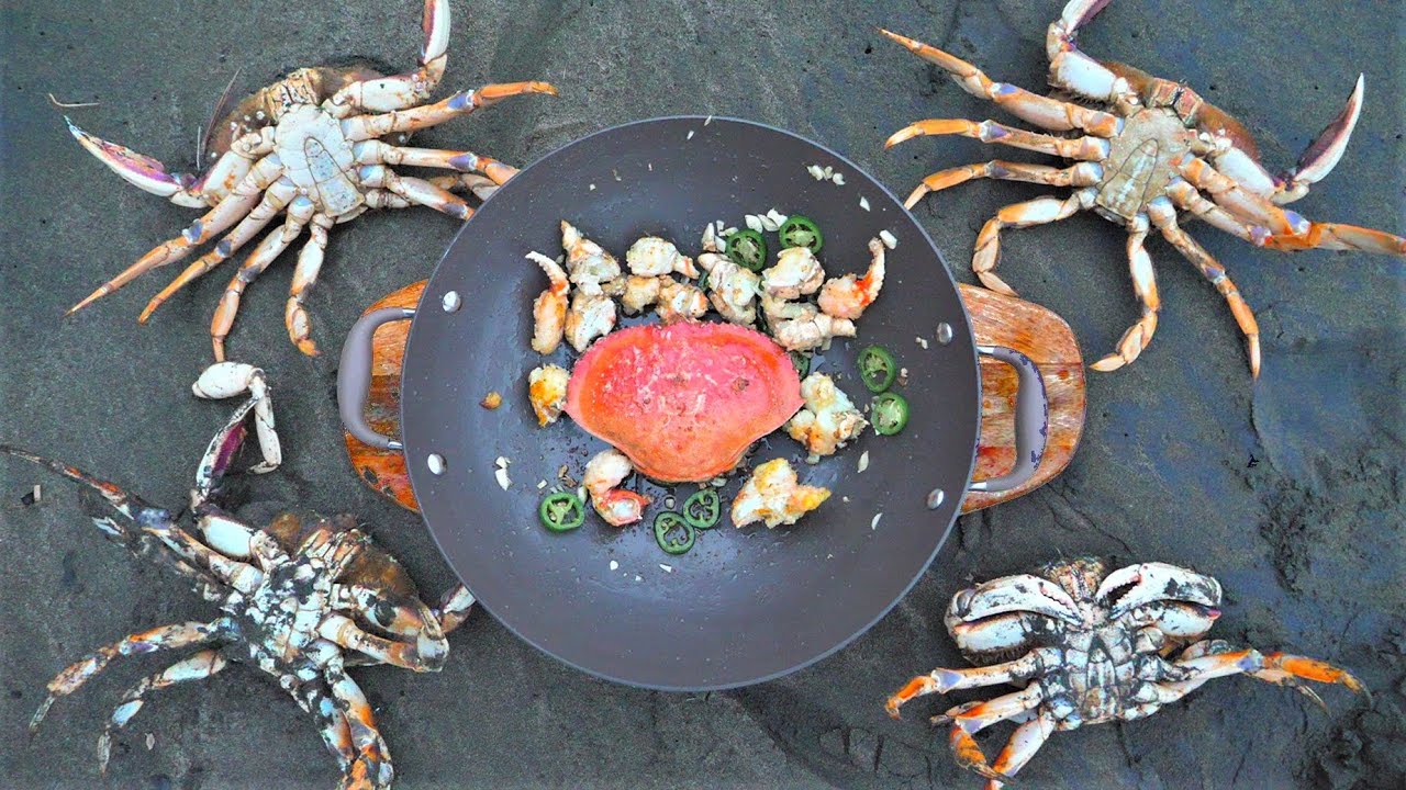 We Deshelled RAW CRAB MEAT then DEEP FRIED it to Perfection!  Catch and Cook Salt Pepper Dungeness!