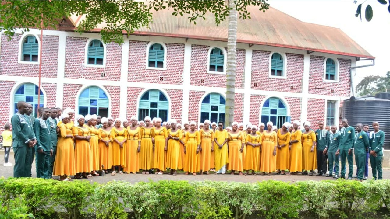 Ni muzima by ABIZERIMANA CHOIR ADEPR RUGERERO