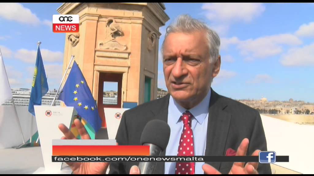 Titnieda t-tema taċ-CHOGM 2015.