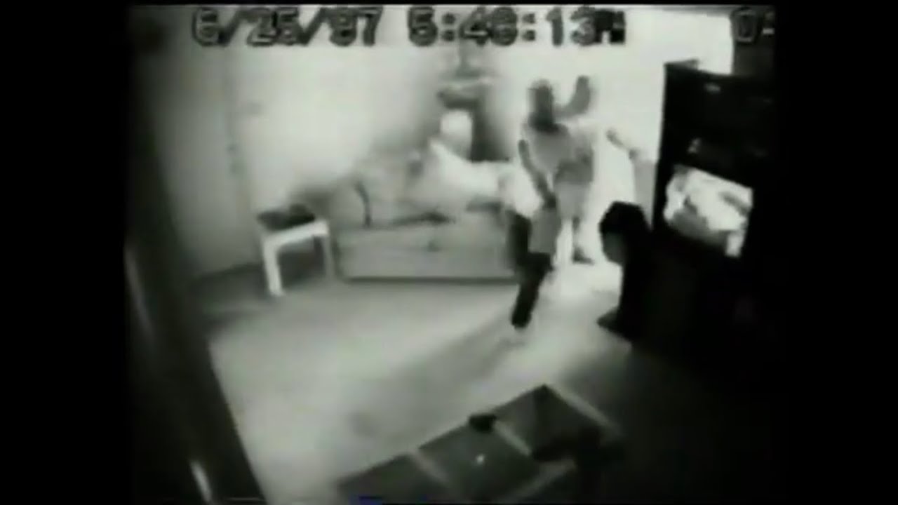 Drug Dealer Pulls Gun On Undercover Cop