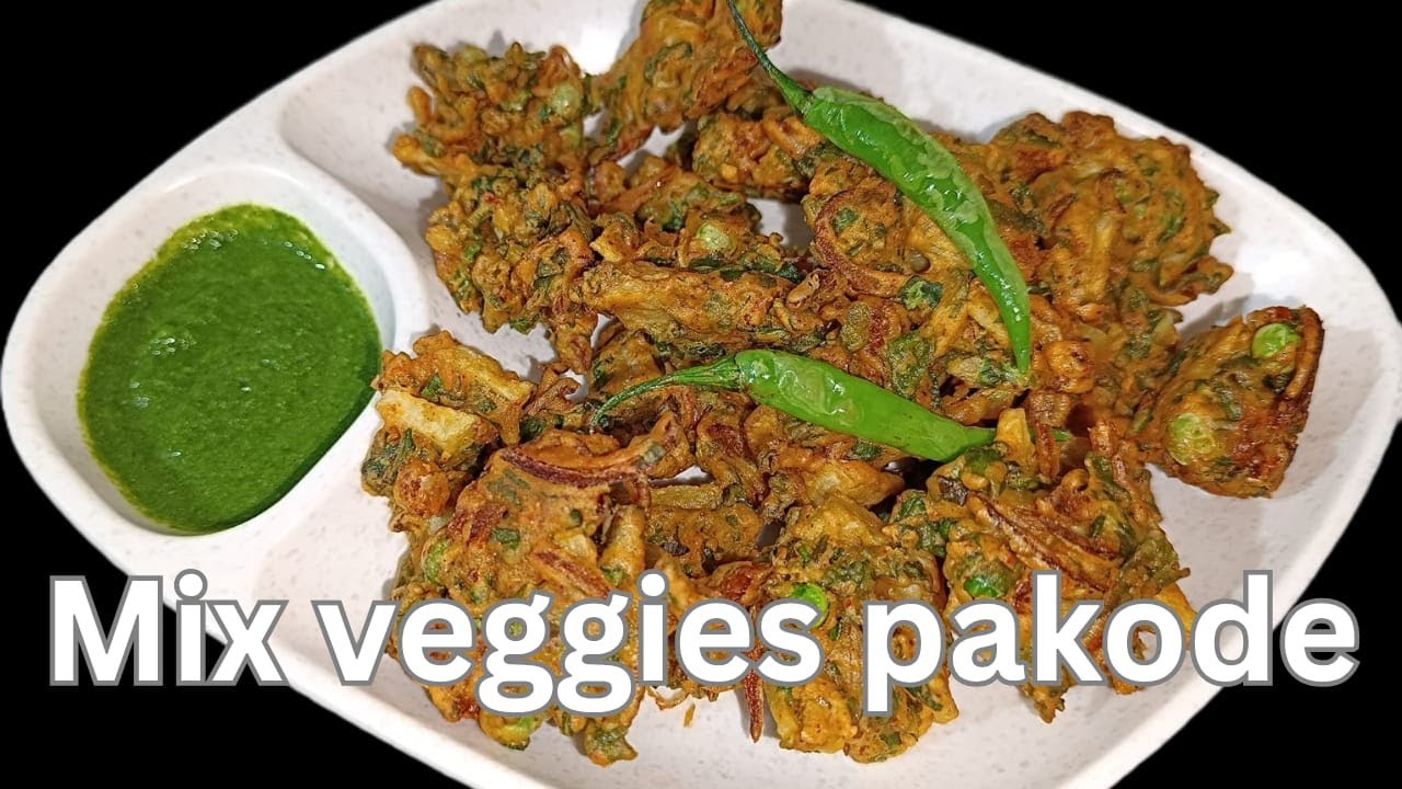 Crispy outside, veggie-loaded inside 😍 Mix Veg Pakode magic!