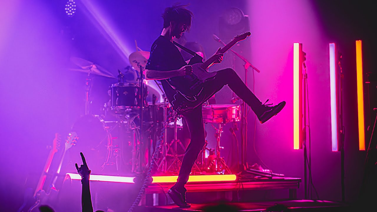 Tip Stevens - Sugar Rush (Live @ La Cigale)