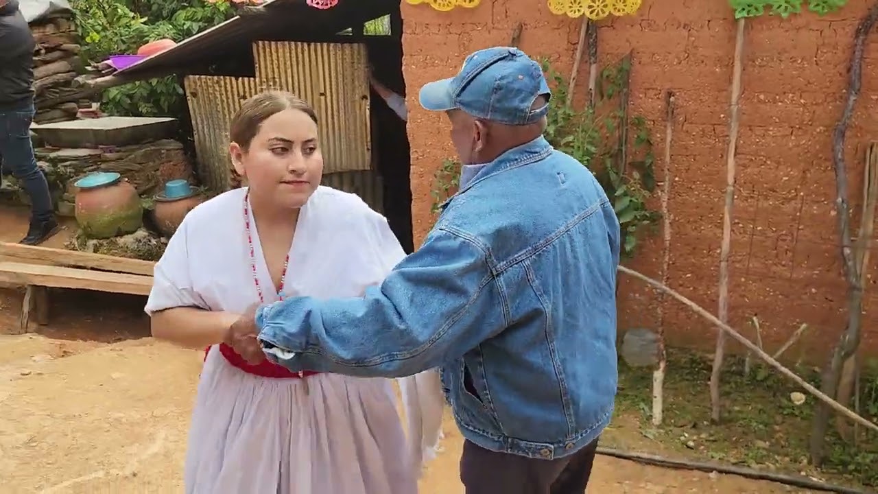 El baile en la casa de la madrina de las canastas florales encuetadas San sebastian betaza 2026