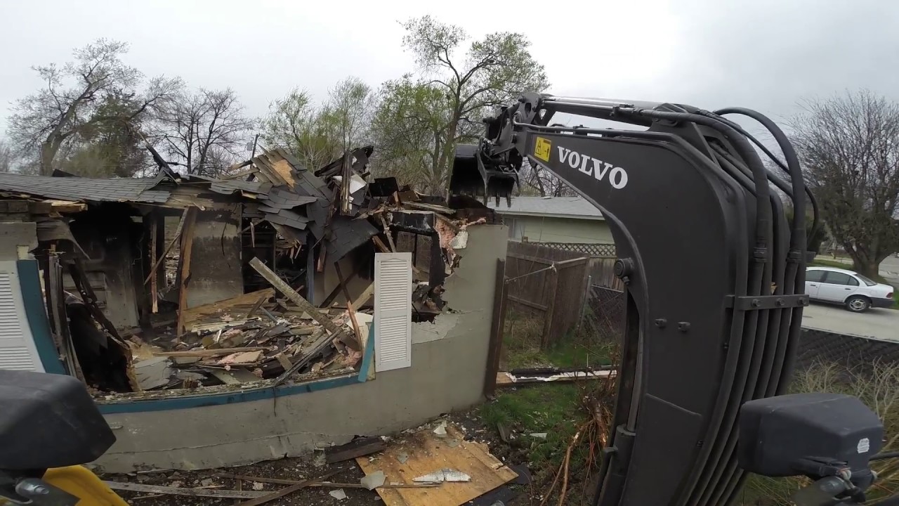House Demolition Mini excavator