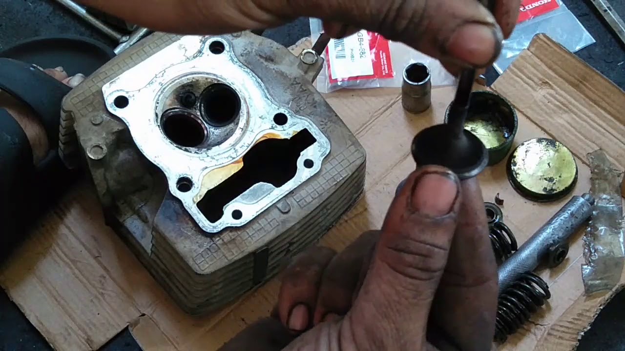 HONDA TMX,SUPREMO 150  CHANGE VALVE SEAL AND REBOR PISTON KIT