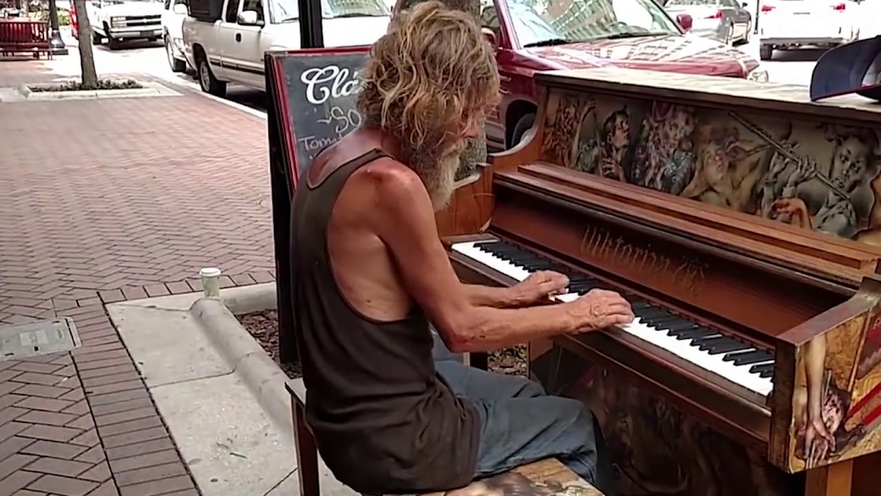 Homeless man with untold piano talent discovered in Florida - this will make you wow!