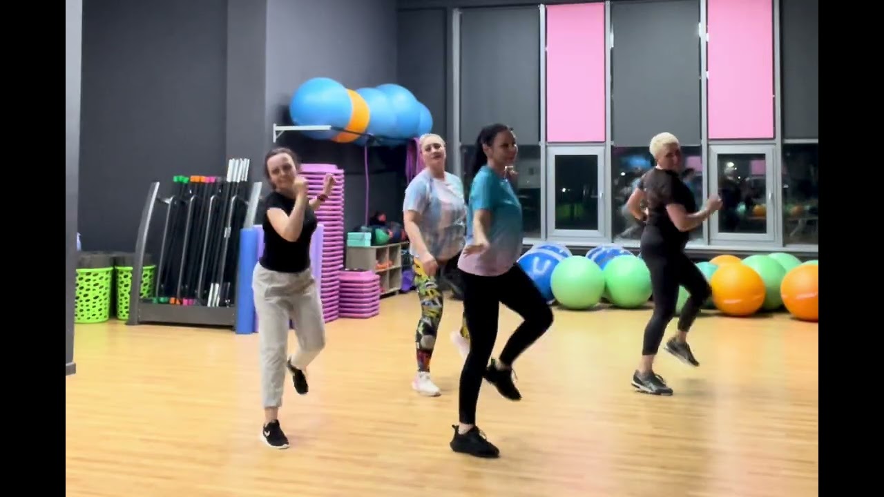 Fitness dance reggaeton
