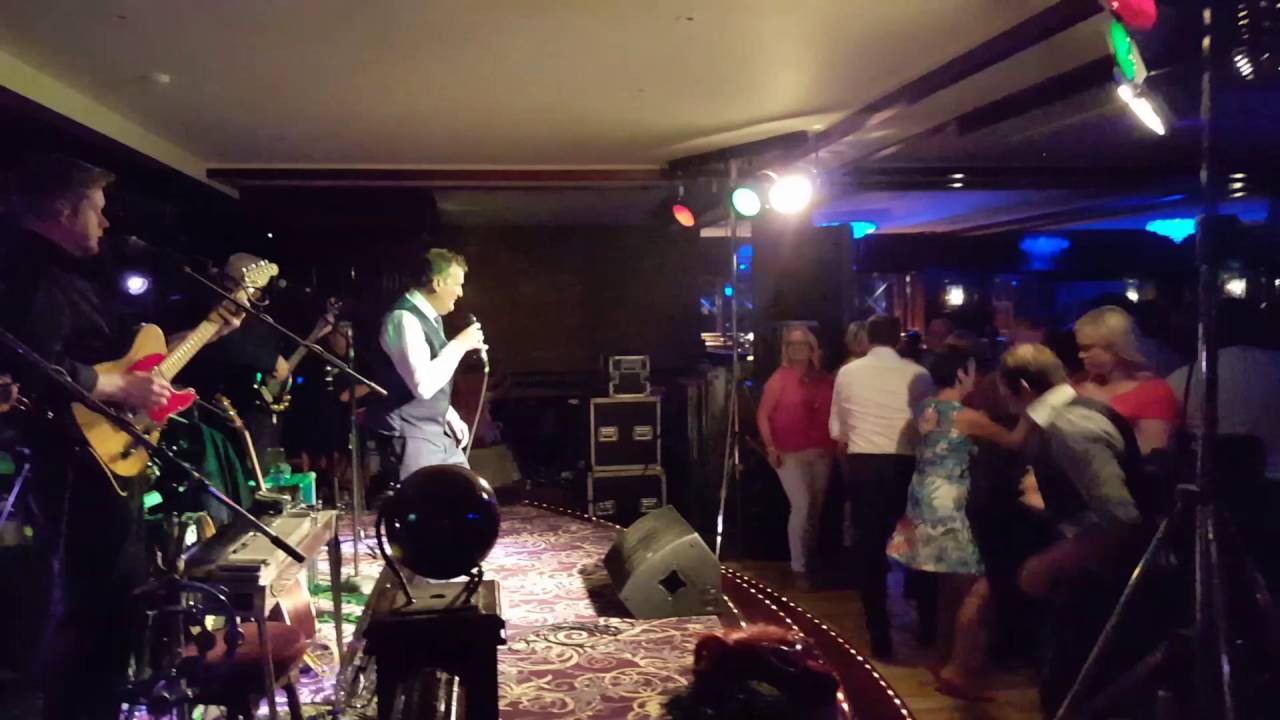 Jimmy Buckley - Gonna Get A Life - Live In the Allingham Arms Bundoran 17th September 2016