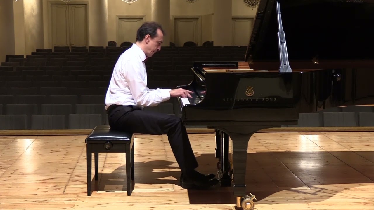 S. Rachmaninoff : Prelude in C sharp minor, op. 3. Piano : Andrea Vivanet.