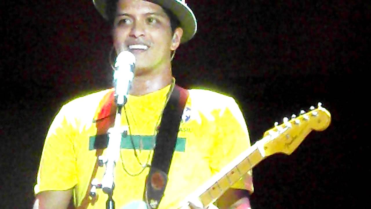 Bruno Mars - Summer Soul Festival 2012 - Billionaire