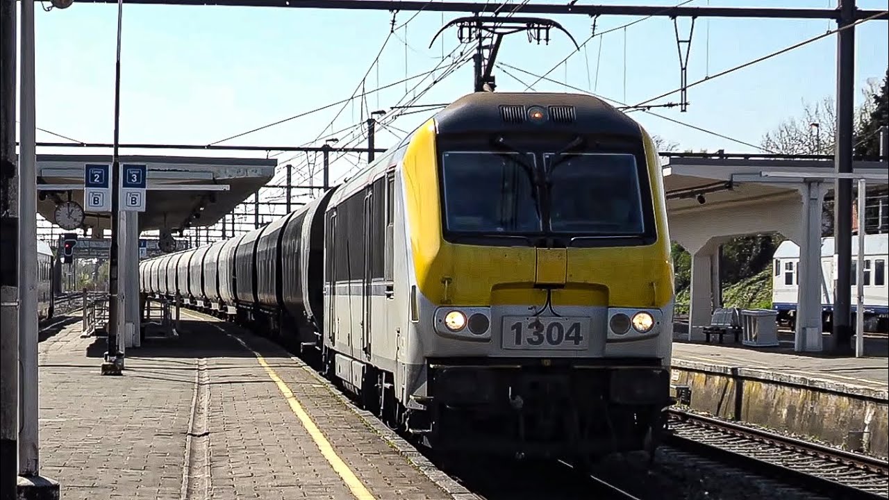Trains at Geraardsbergen Station (4K) 04-04-25