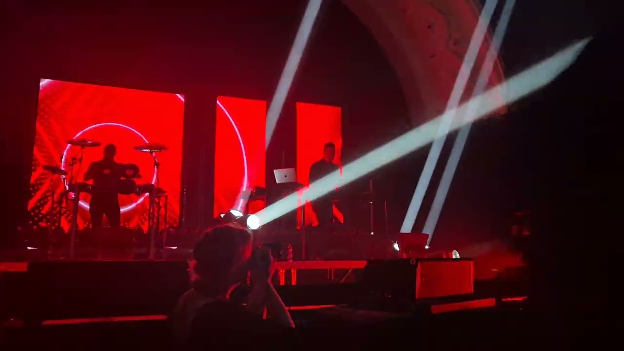 VNV NATION   