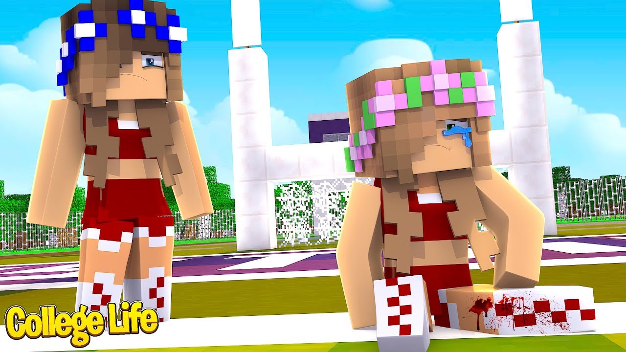 LITTLE KELLY BREAKS HER LEG! College Life| Minecraft Little Kelly