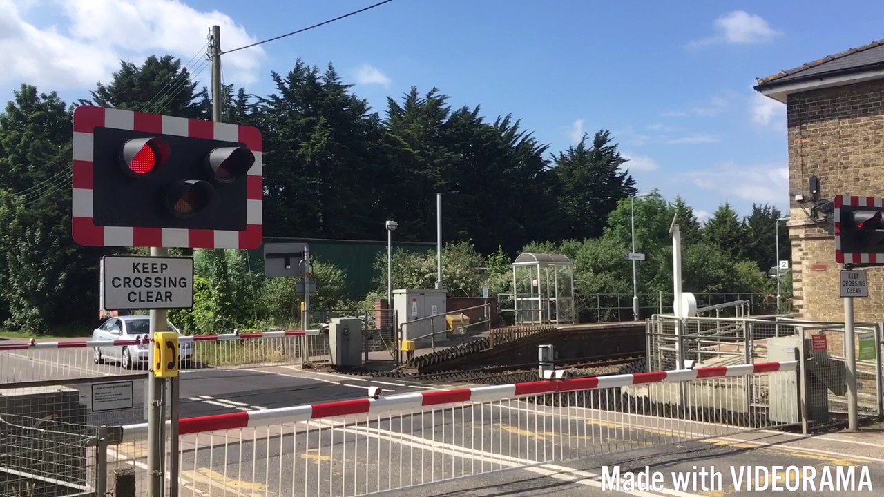 *New Alarms* Lakenheath Station Level crossing Suffolk 17/06/17