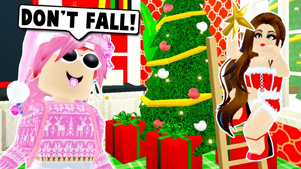 DECORATING THE FAMILY HOUSE FOR CHRISTMAS ON BLOXBURG! (Roblox)