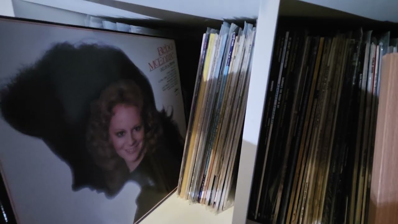 A cube of Country records