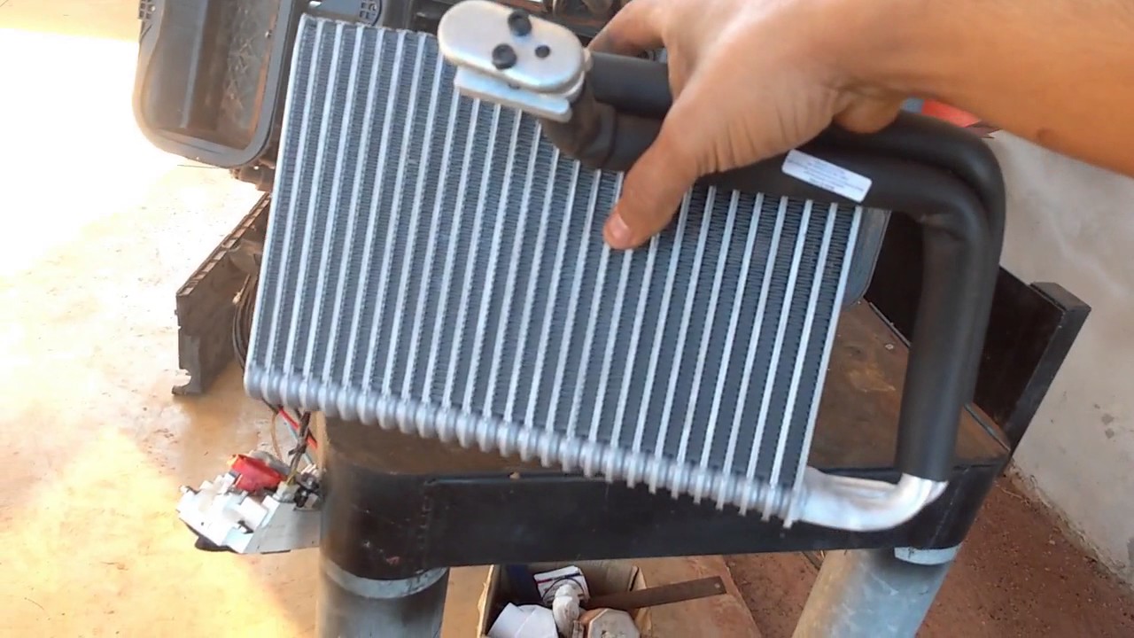 Ep.036 - Desmontagem painel e troca do Evaporador de caminhões - Curso Ar Cond.  Agrícola e Pesados
