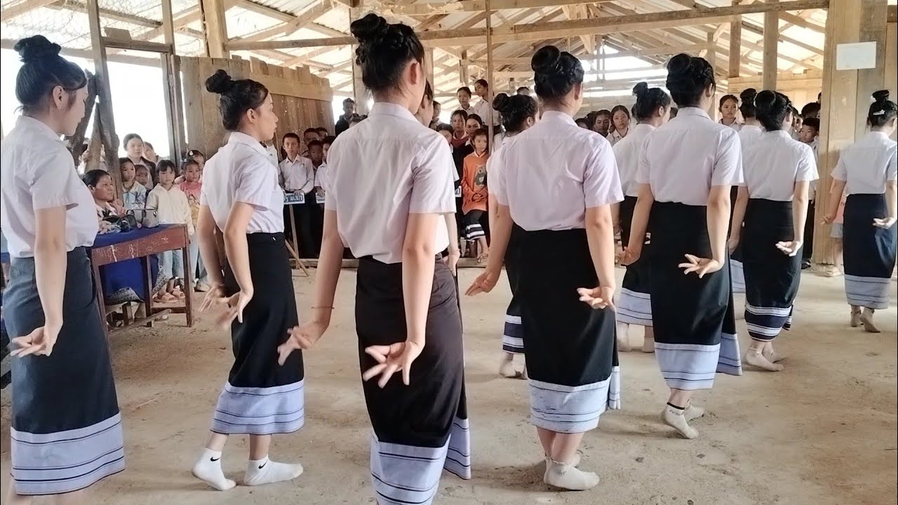 บดฟ้อนรำ: นักรบสร้างแสง โดย น.ร ม7
