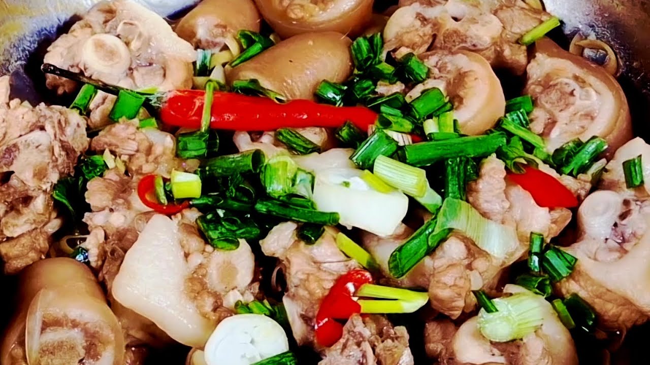 Rất thơm ngon,đuôi heo om bia cùng các gia vị ăn ngon cùng cơm 