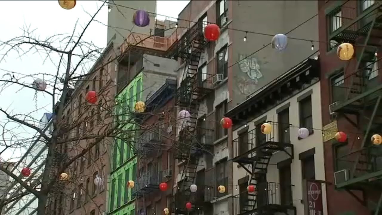 Chinatown apartment building evacuated due to bulging facade