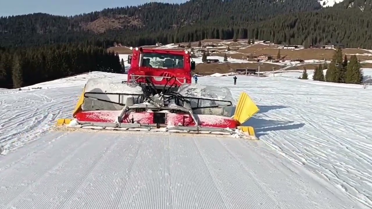 Velký RIDE rolby PISTENBULLY 600 na hoře Winkl GERMANY.