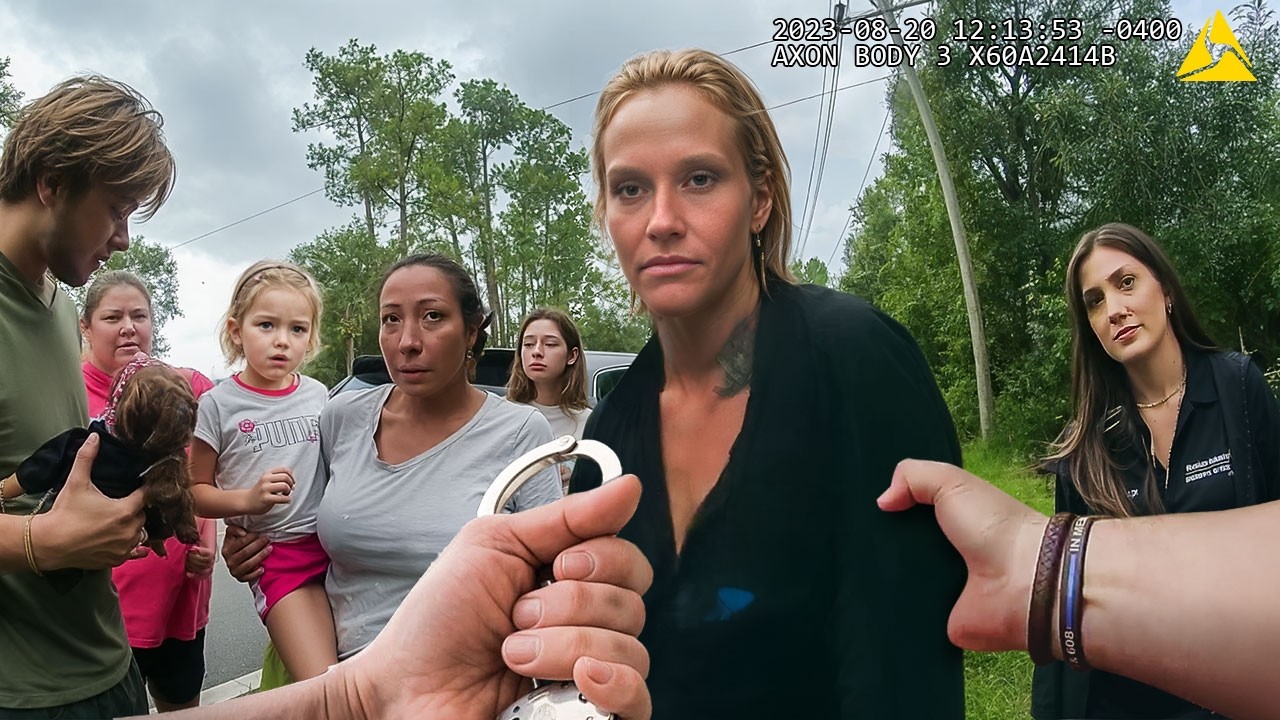 Cops Save Kid After Outrageously Irresponsible Mom Abandons Her