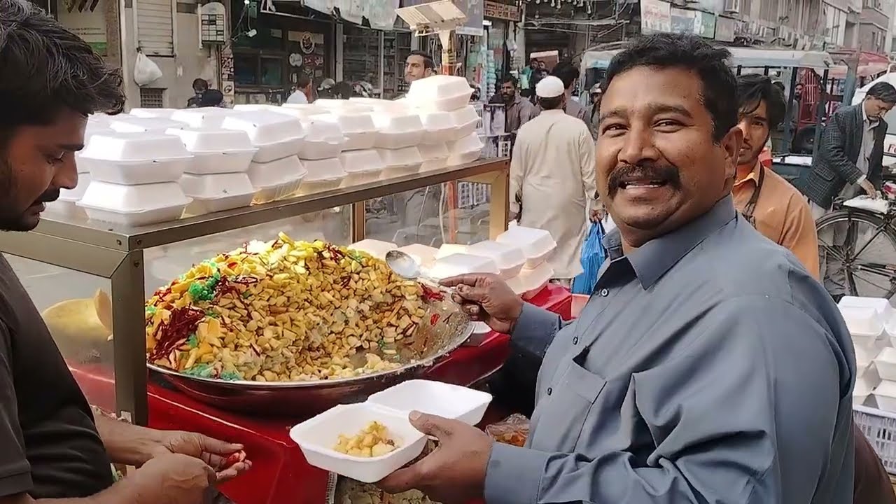 AMAZING VIDEO OF FOOD IN CHINOT BAZAR FAISALABAD|DON'T MISS END|